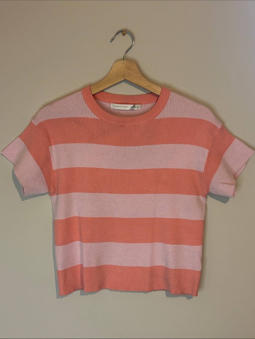 ✨Altar'd State Coral & Light Pink Striped Cropped Short Sleeve Top Size M
